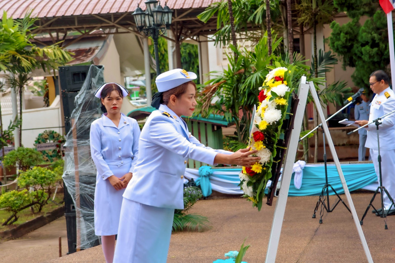 มหาวิทยาลัยนครพนม ร่วมพิธีวางพวงมาลาเนื่องในวันมหิดล ประจำปี 2568